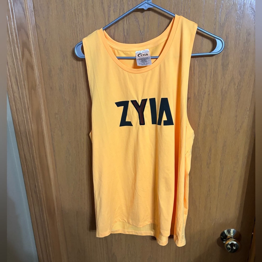 Zyia tank top size Large